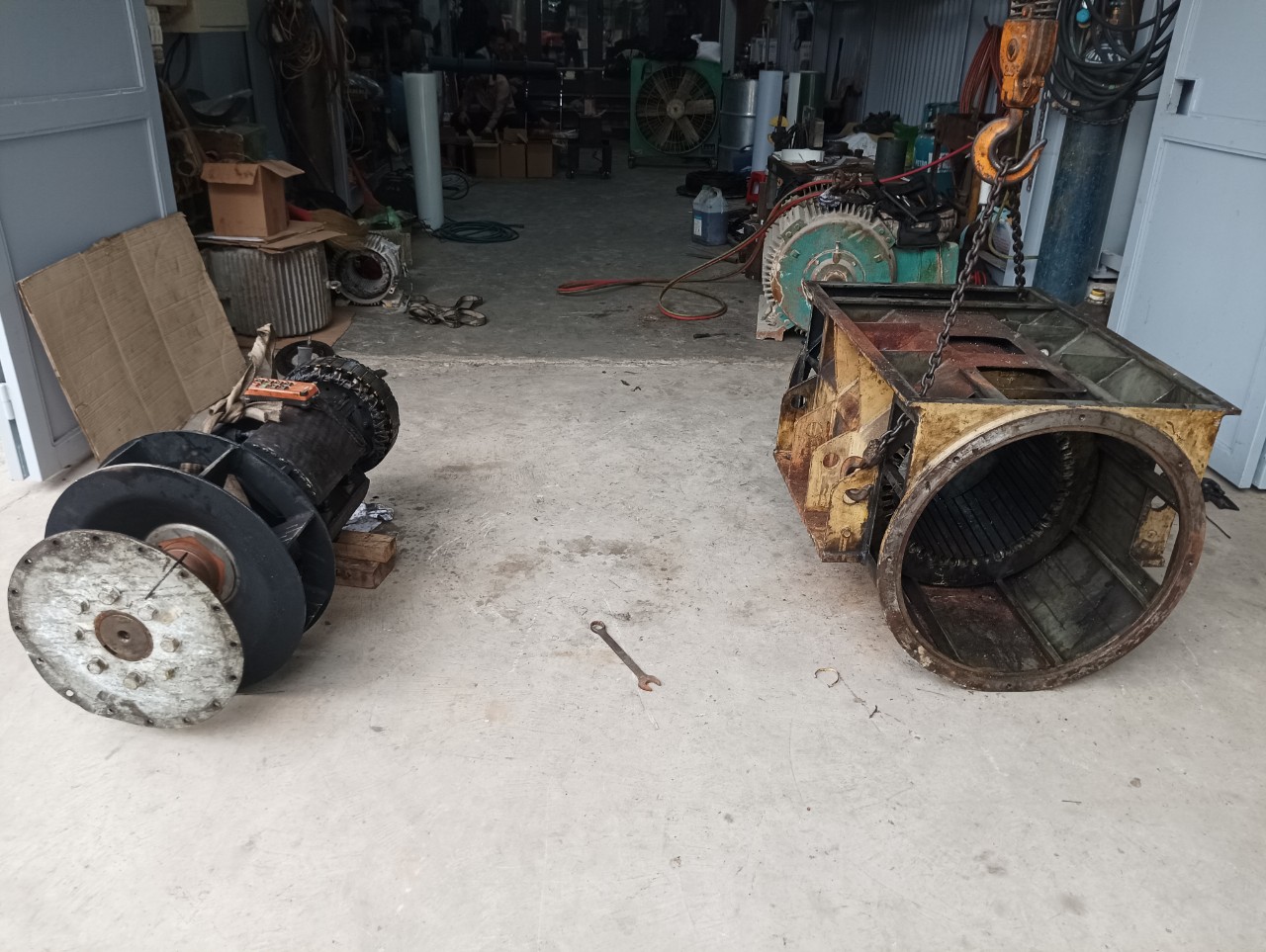 Repair electric motor in Vietnam.