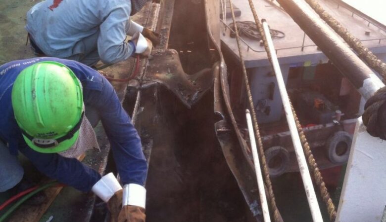 SHIP REPAIR  SERVICES IN HON LA PORT – VN QUANG BINH