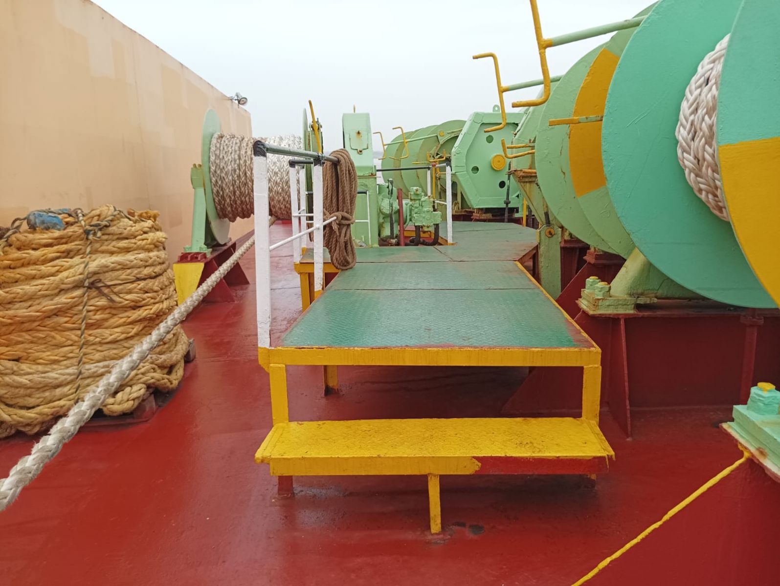 vessel winch platform before renewal - vessel winch platform renewal service in Vietnam.