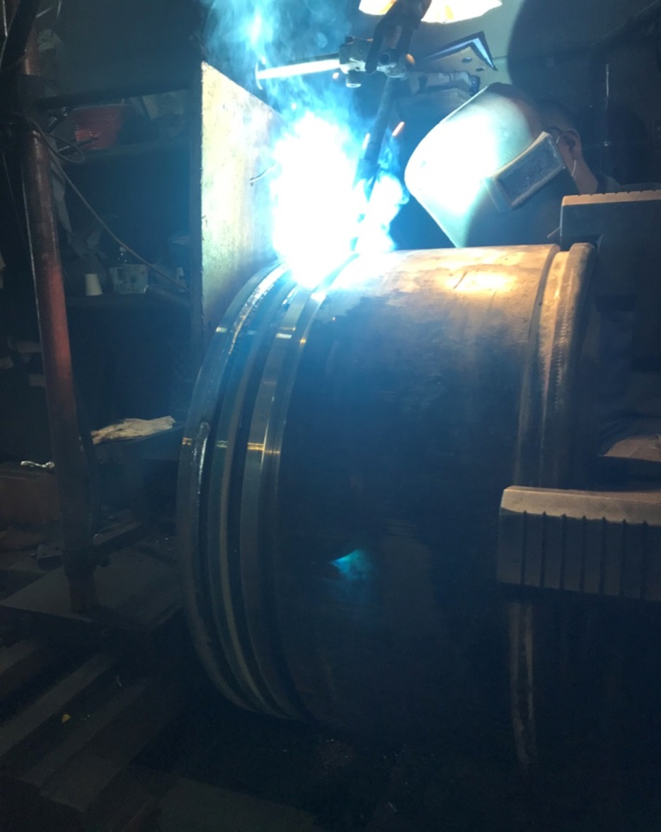 welding piston crown cracks.
