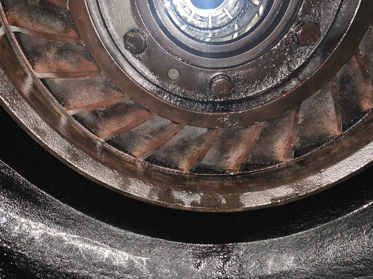 Image of overhauling turbochargers services in Vietnam.